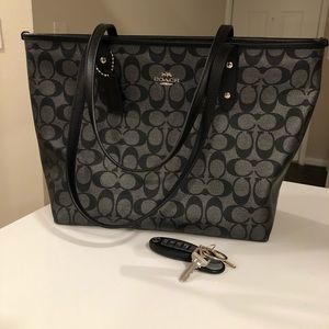 Coach city zip tote bag